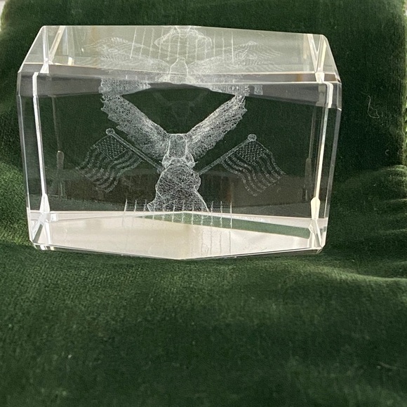 Glass Cube 3D Laser Etched Eagle with 2 American Flags Flying  Globe Hologram - Picture 8 of 12